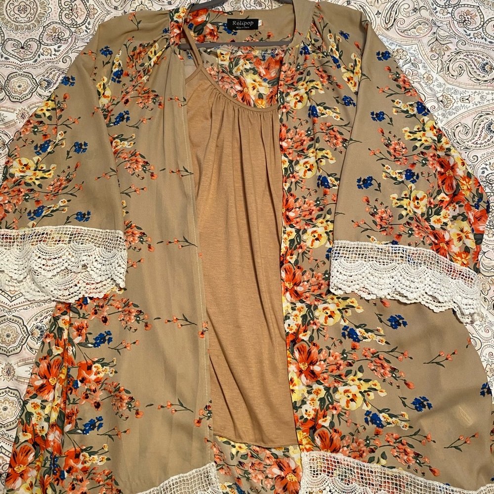 2 Pieces - Floral Kimono and Tank Top